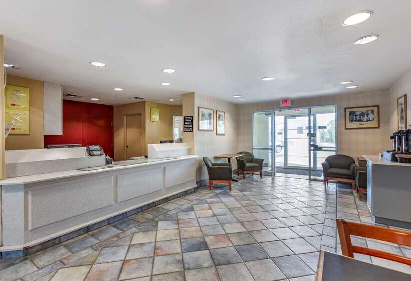 فندق على الطريق Econo Lodge