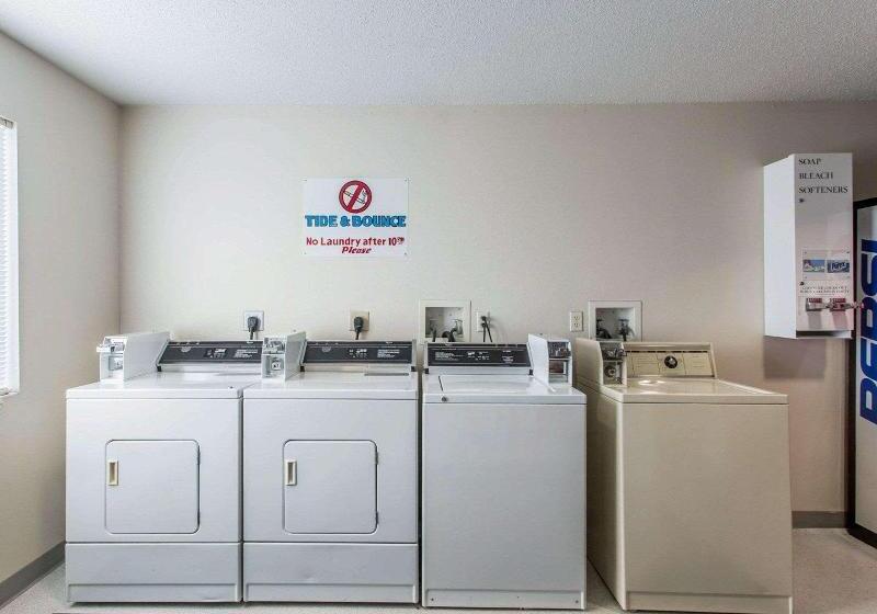 فندق على الطريق Econo Lodge