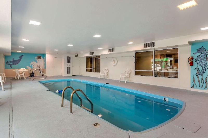 فندق على الطريق Econo Lodge