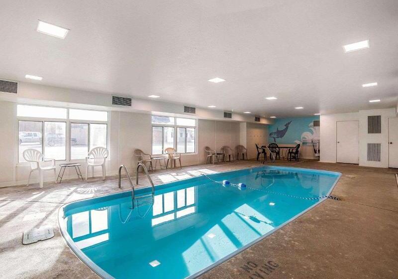 فندق على الطريق Econo Lodge