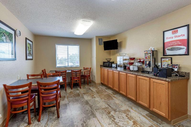 فندق على الطريق Econo Lodge