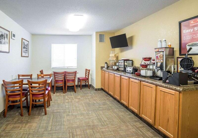 فندق على الطريق Econo Lodge