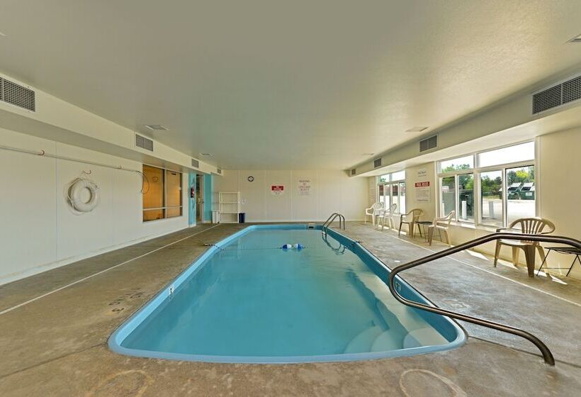 فندق على الطريق Econo Lodge