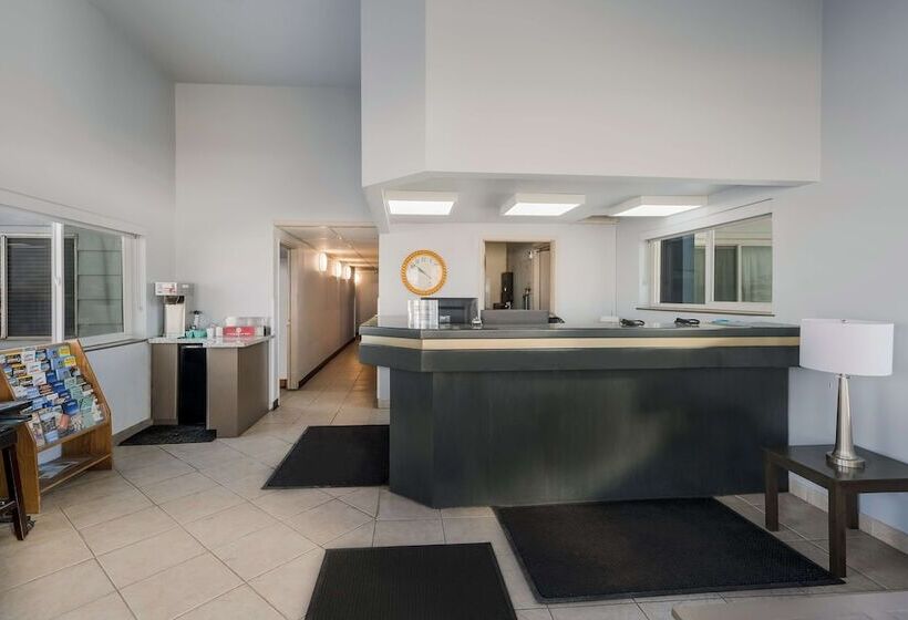 מוטל SureStay Hotel by Best Western Wells