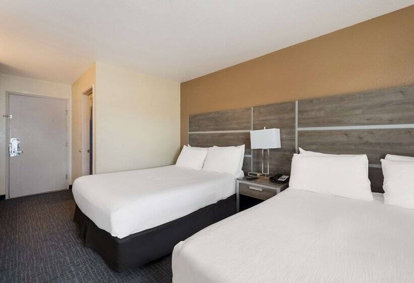 מוטל SureStay Hotel by Best Western Wells