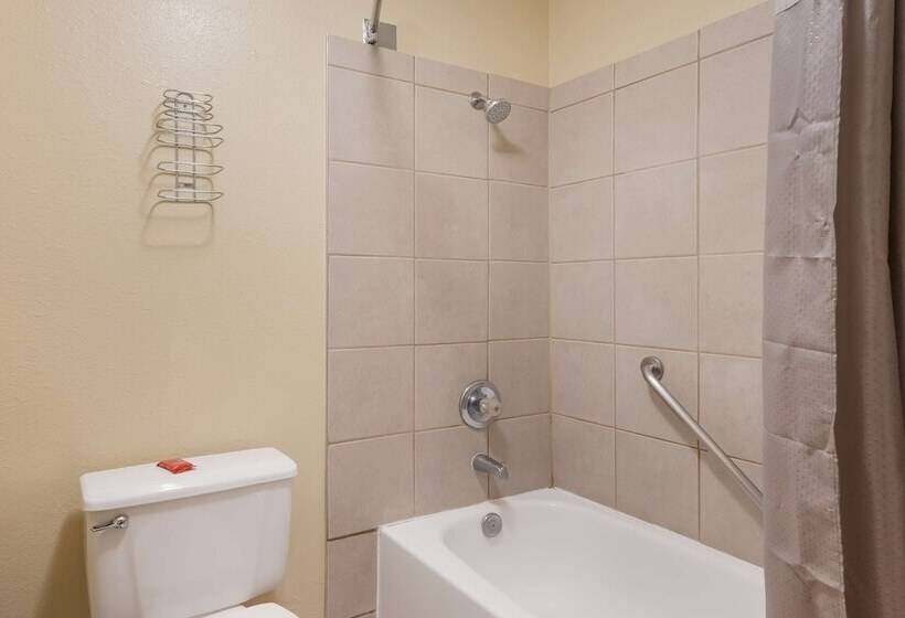 מוטל SureStay Hotel by Best Western Wells