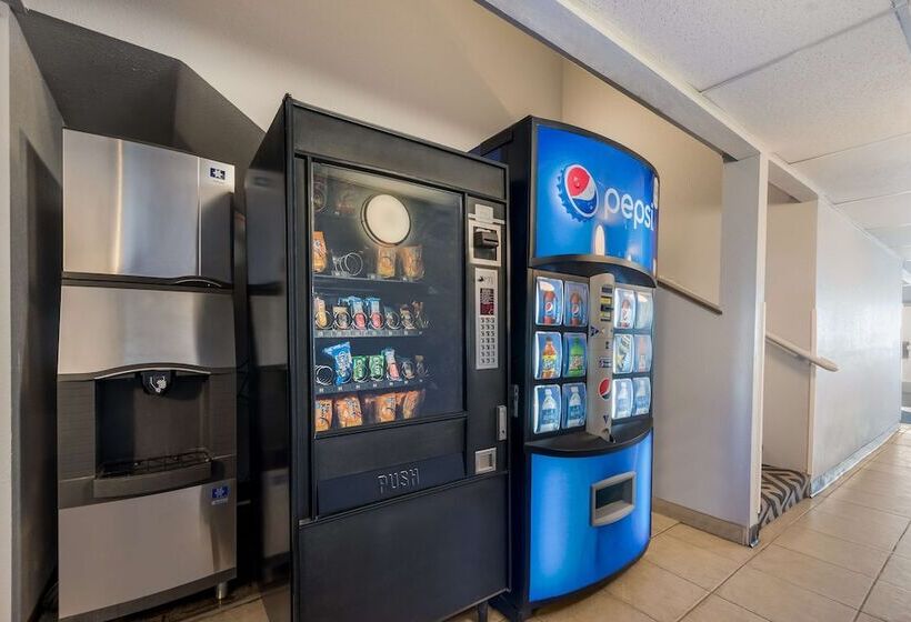 מוטל SureStay Hotel by Best Western Wells