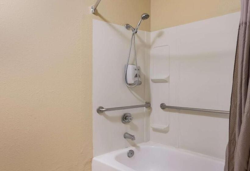 מוטל SureStay Hotel by Best Western Wells