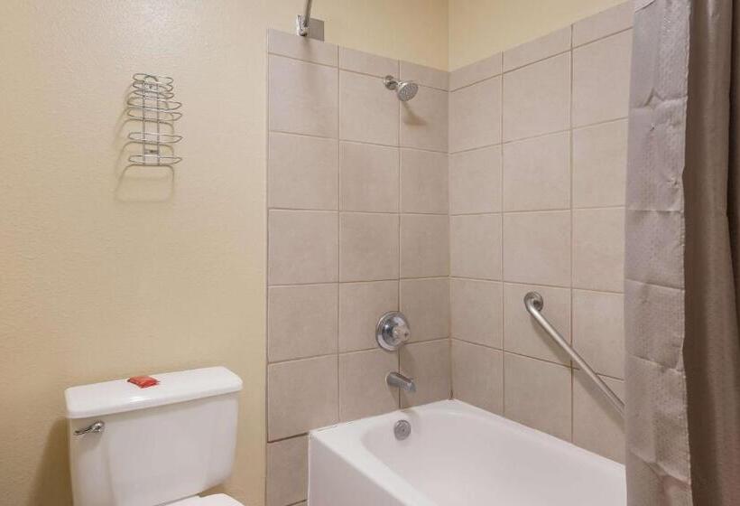 מוטל SureStay Hotel by Best Western Wells