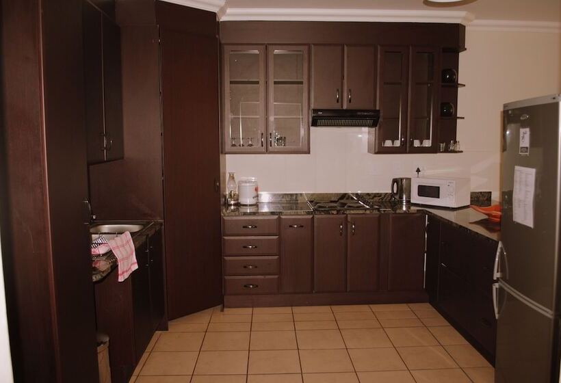 Palm Valley Inn And Day Spa