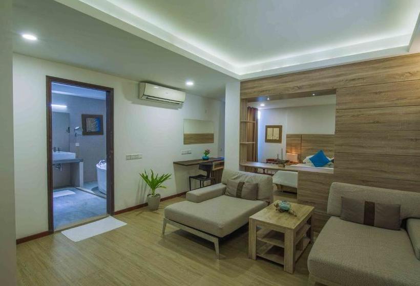 پانسیون Aquzz  & Spa Maafushi Maldives