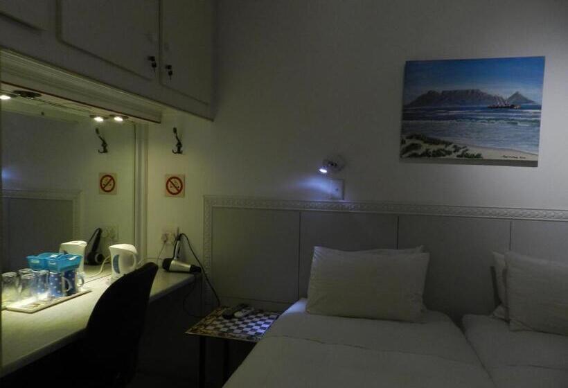 פנסיון Sleepers Villa Guesthouse