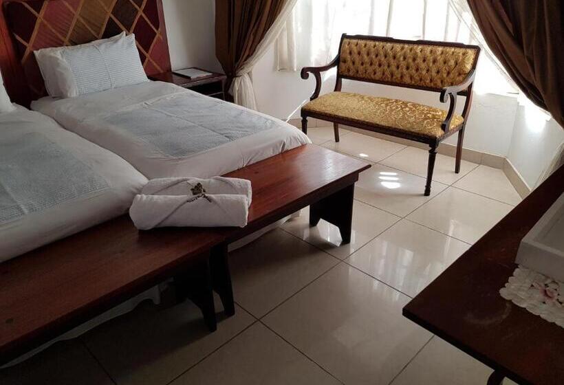 פנסיון Sleepers Villa Guesthouse