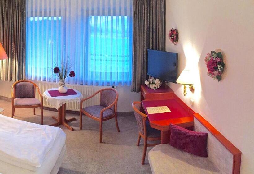 Отель Garni Vierjahreszeiten