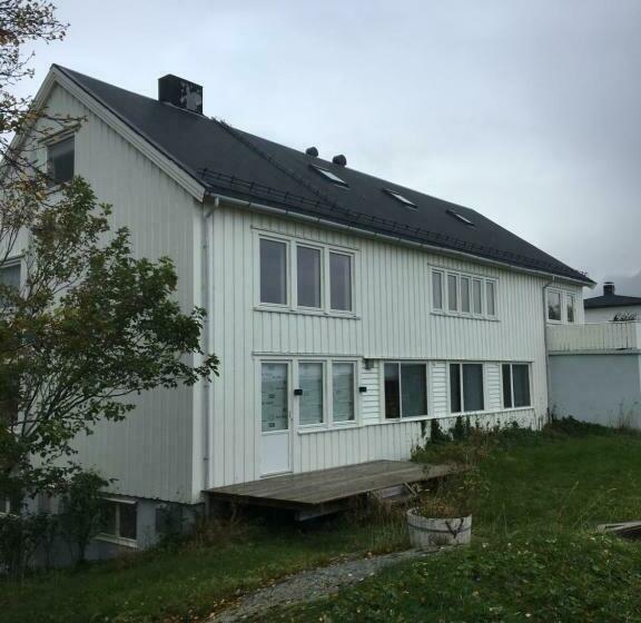 Lofoten Bed & Breakfast Reine Rooms & Apartments