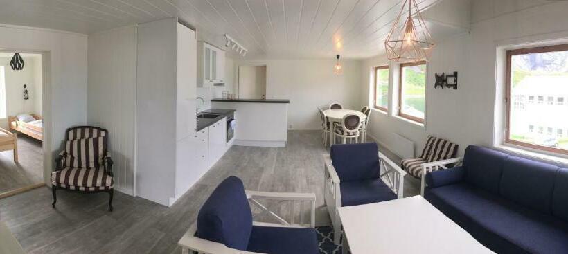 Lofoten Bed & Breakfast Reine Rooms & Apartments