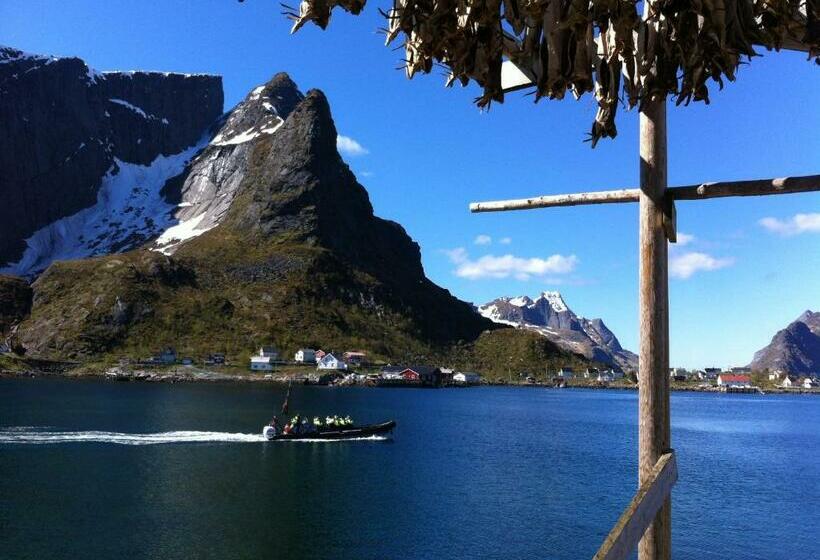 Lofoten Bed & Breakfast Reine Rooms & Apartments