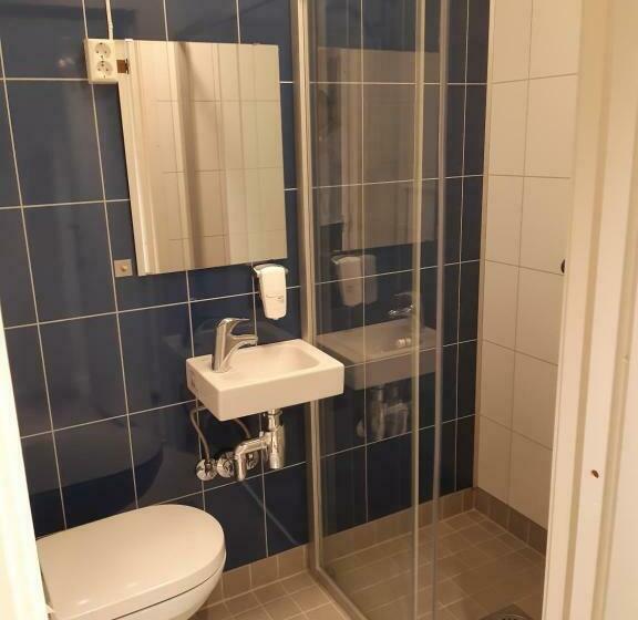 Lofoten Bed & Breakfast Reine Rooms & Apartments