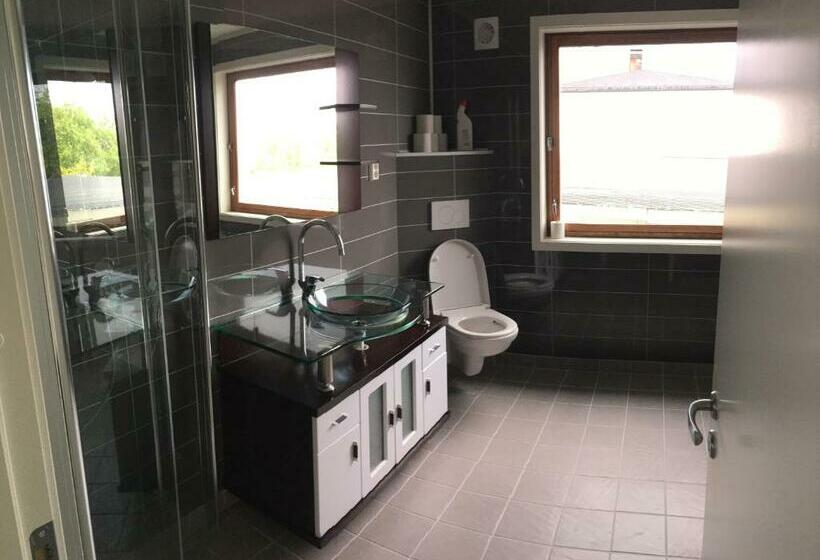 Lofoten Bed & Breakfast Reine Rooms & Apartments