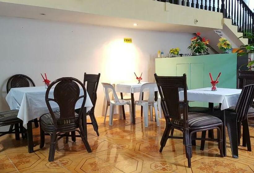 住宿加早餐  Balai Flordeliza Guest House & Garden Cafe