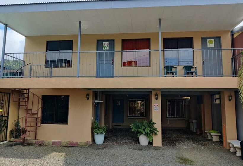 مبيت وإفطار Cabinas Maritza