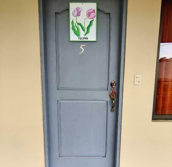 مبيت وإفطار Cabinas Maritza