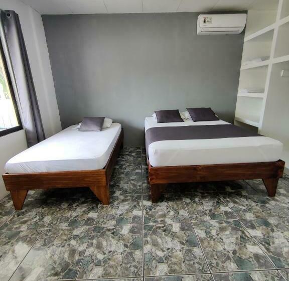 مبيت وإفطار Cabinas Maritza