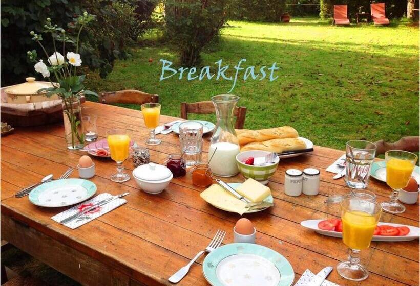 Bed and Breakfast Domaine Charente Glamping Familyroom Le Jardin With External Toilet & Shower House & Outdoor Kitchen