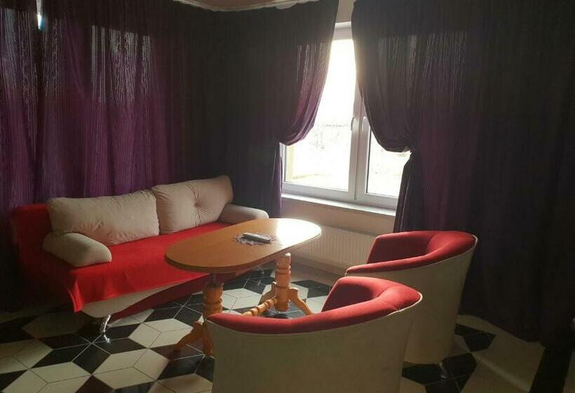 ベッドアンドブレックファースト Korona Panzió