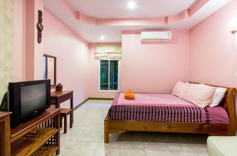 تختخواب و صبحانه Naengnoi Resort Kohlarn