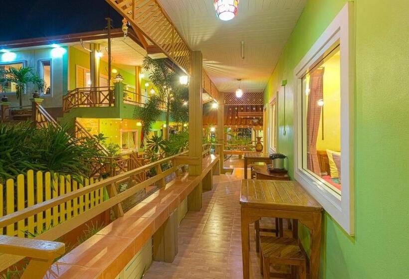 تختخواب و صبحانه Naengnoi Resort Kohlarn