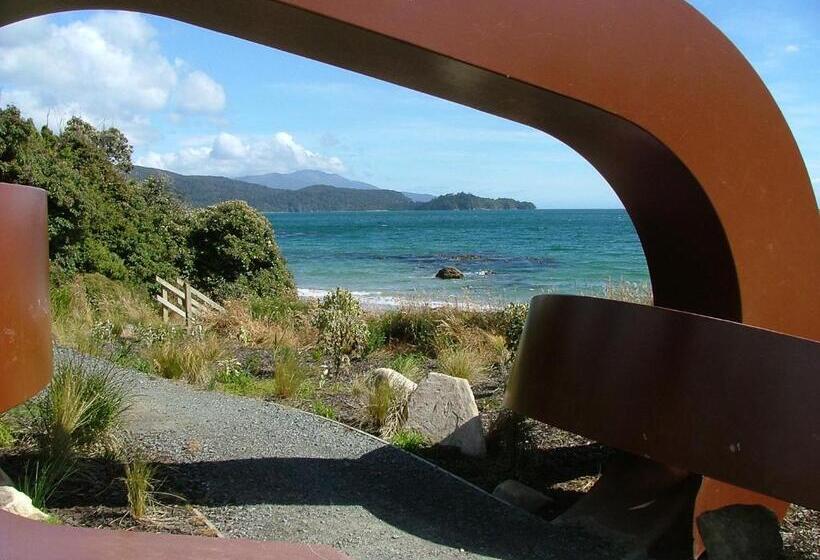 Bed and Breakfast Sails Ashore Lodge