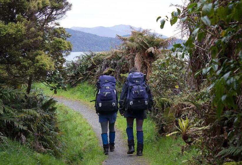 Bed and Breakfast Sails Ashore Lodge