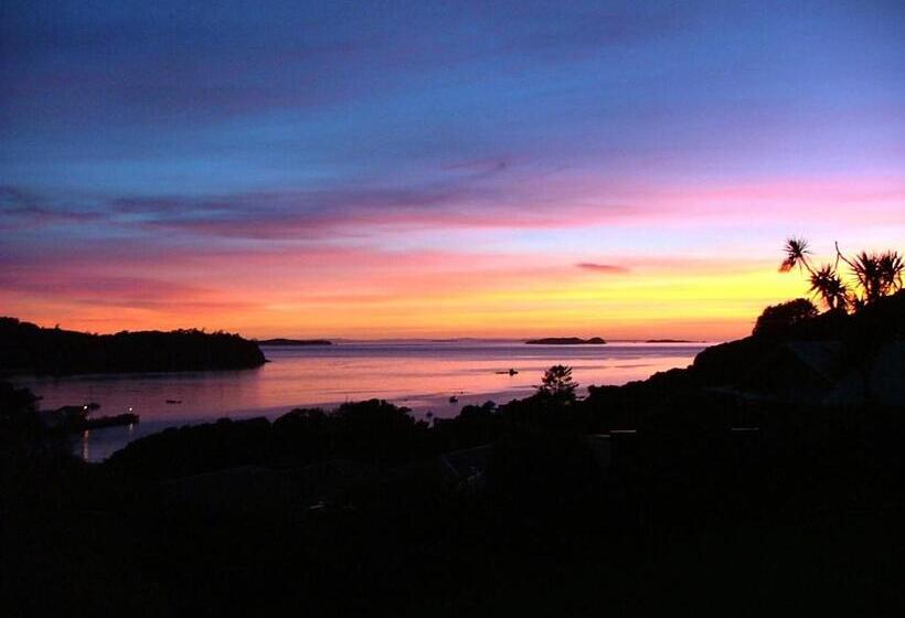 Bed and Breakfast Sails Ashore Lodge