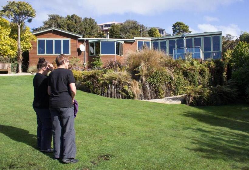 Bed and Breakfast Sails Ashore Lodge