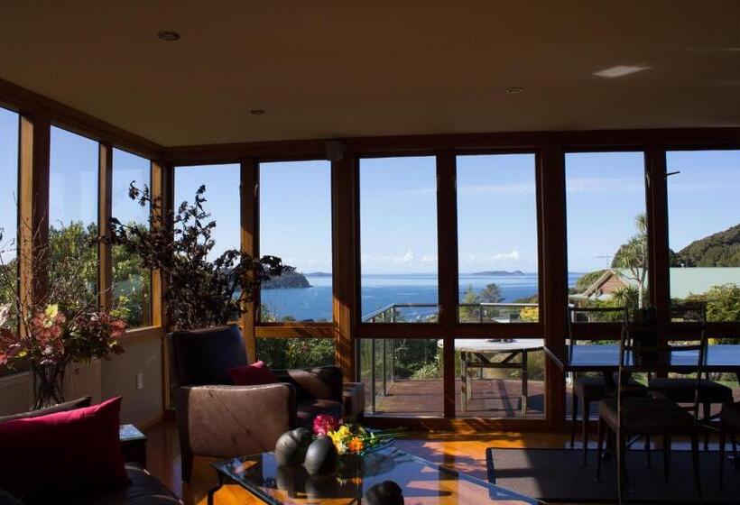 Bed and Breakfast Sails Ashore Lodge