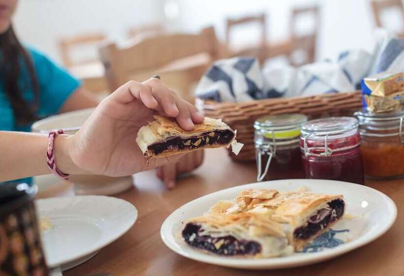 Bikeski Family Hotel, B&b, Apartaments, Rooms