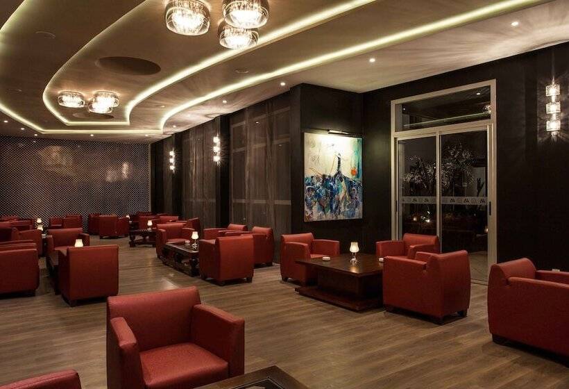 هتل Sky Casa Airport