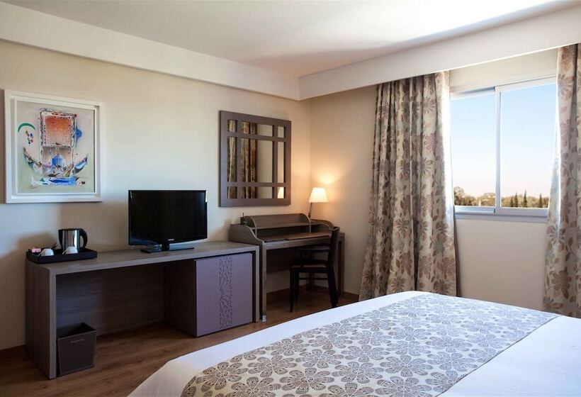 هتل Sky Casa Airport