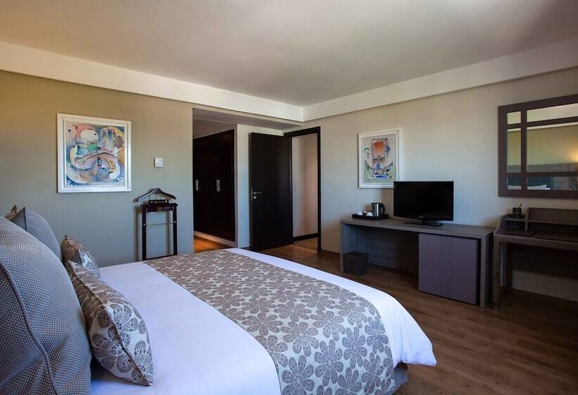 هتل Sky Casa Airport