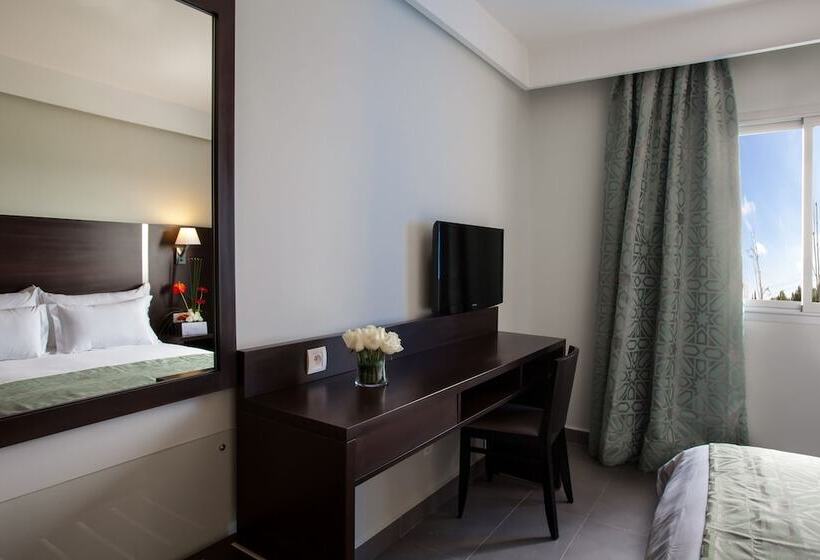 هتل Sky Casa Airport