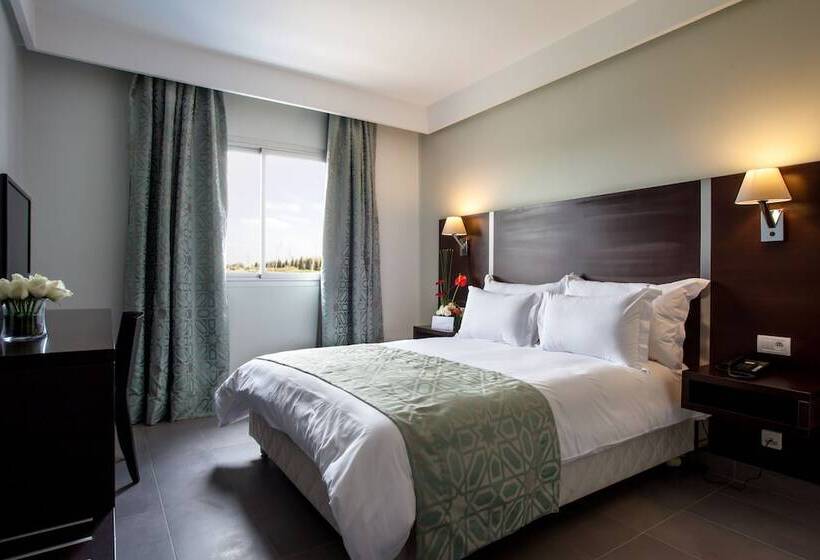 هتل Sky Casa Airport