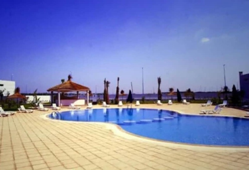 هتل Sky Casa Airport