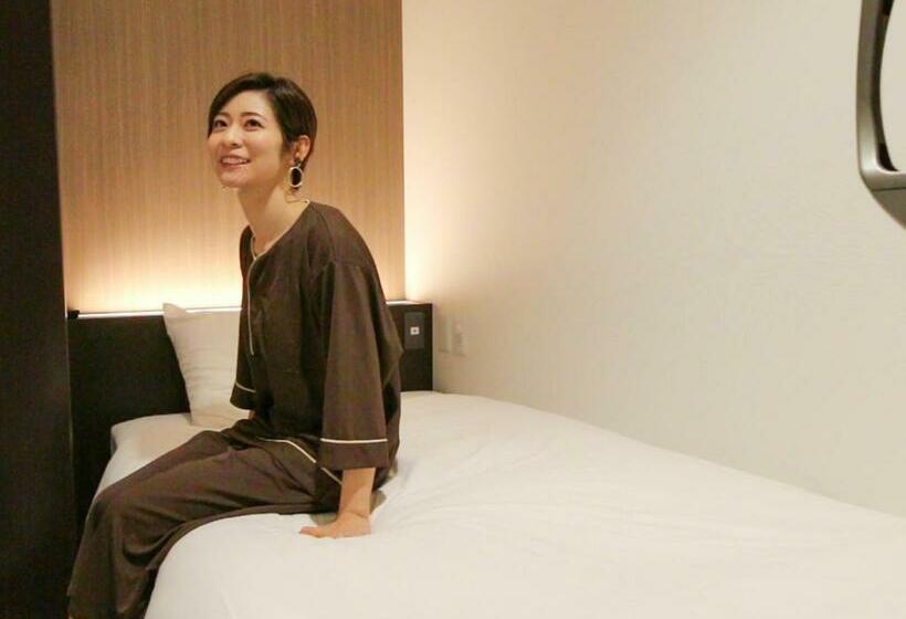Leo Yu Capsule Hotel Nishifunabashi