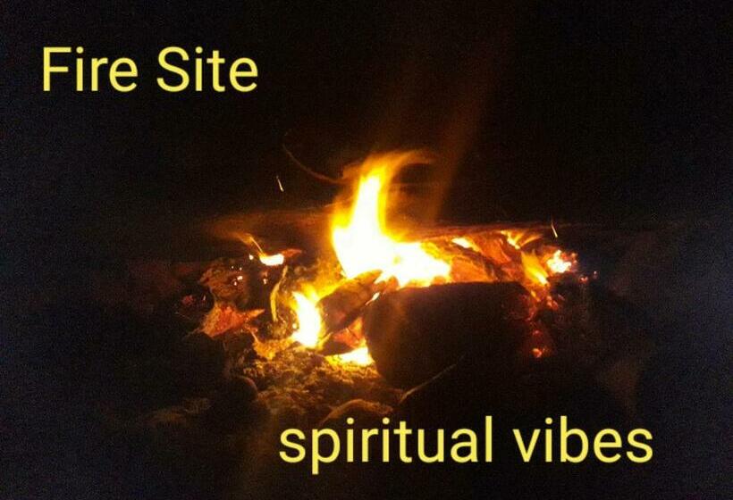 בית מלון כפרי Derek S Place Eco Lodge