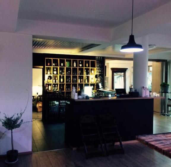 فندق Fugl Fønix