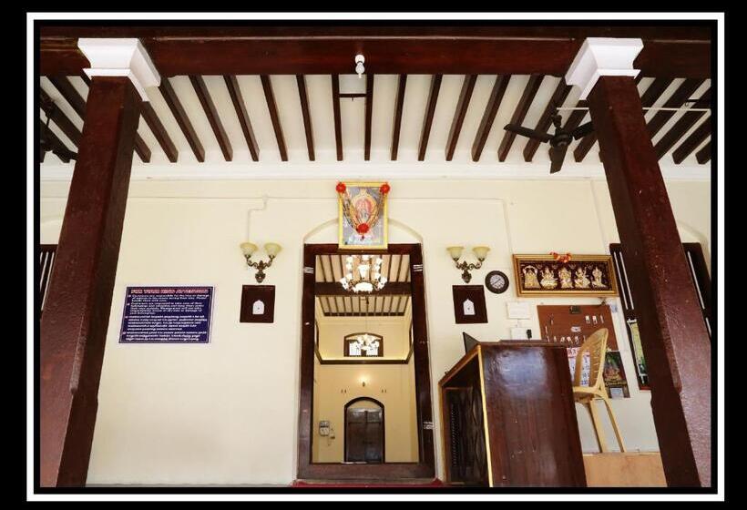 Отель Pattiah Naidu Palace