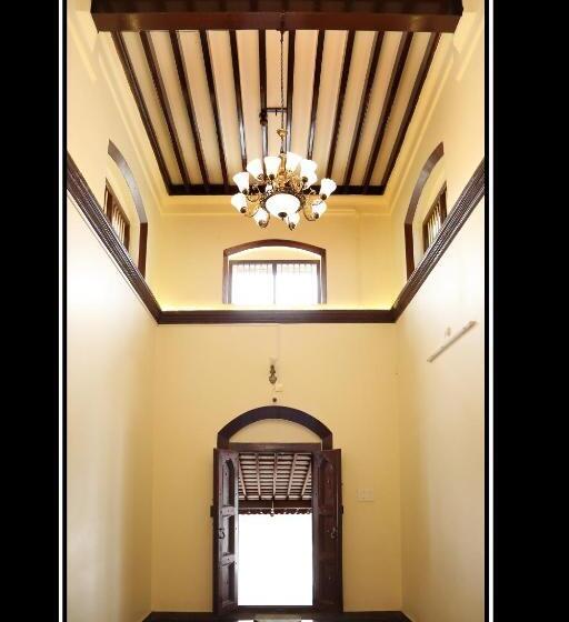 Отель Pattiah Naidu Palace