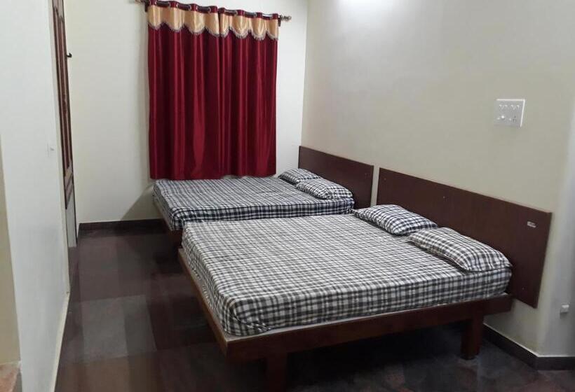 Отель Pattiah Naidu Palace