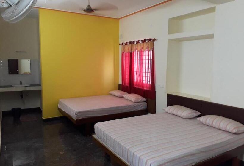 Отель Pattiah Naidu Palace